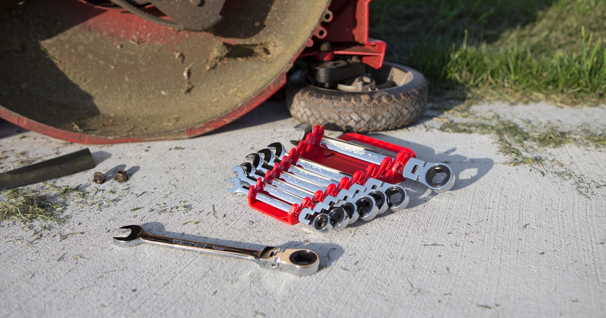 Top Lawn Care Equipment Tips
